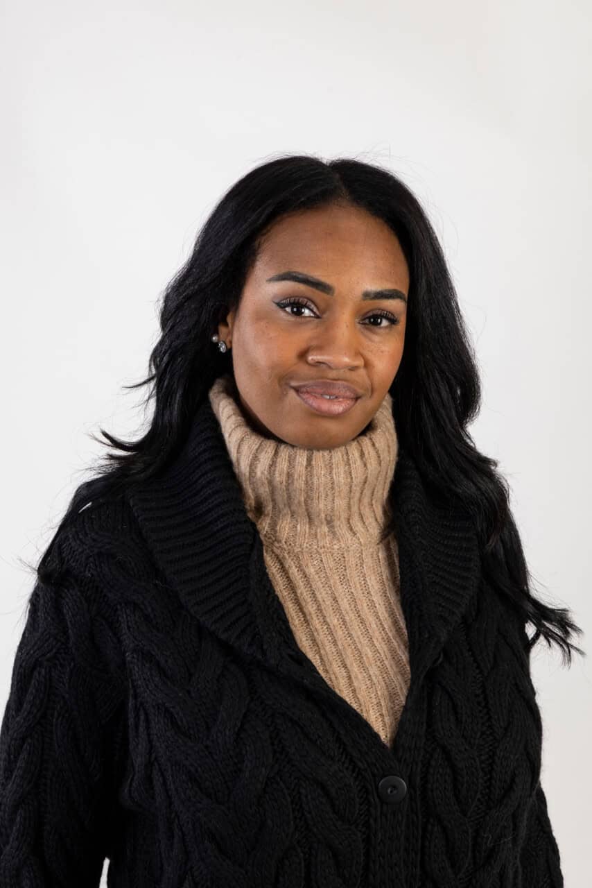 Cappotto in lana da donna lavorato a trecce con collo a scialle