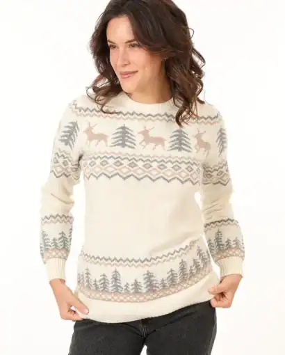 Maglione natalizio con renne e alberi di Natale, morbido e caldo, perfetto per le festività invernali, prodotto dal Maglificio Annamaria, qualità artigianale italiana.
