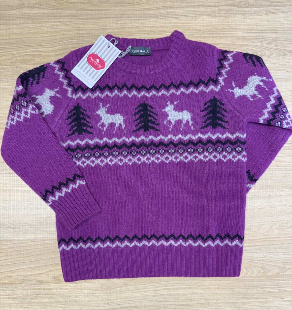 Maglificio Annamaria maglione natalizio con renne e alberi, maglieria fatta a mano, elegante e calda, ideale per le festività invernali, in lana di alta qualità, color robby.