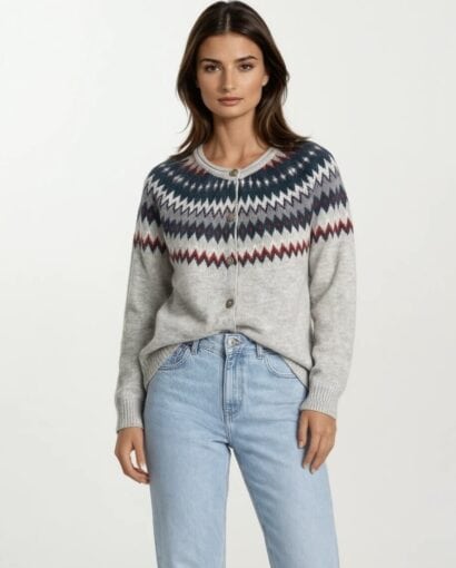 Maglione in cashmere con motivo a jacquard di alta qualità, ideale per un look elegante e confortevole. Perfetto per tutte le occasioni invernali, con dettagli raffinati e lavorazione artigianale.