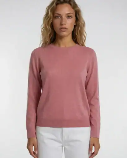 Maglificio Annamaria abbigliamento donna in cashmere e lana, con stile classico e raffinato, ideale per ogni stagione.