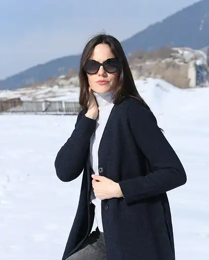 Cappotto da donna in lana con bottoni nascosti - Cappotto Aurora